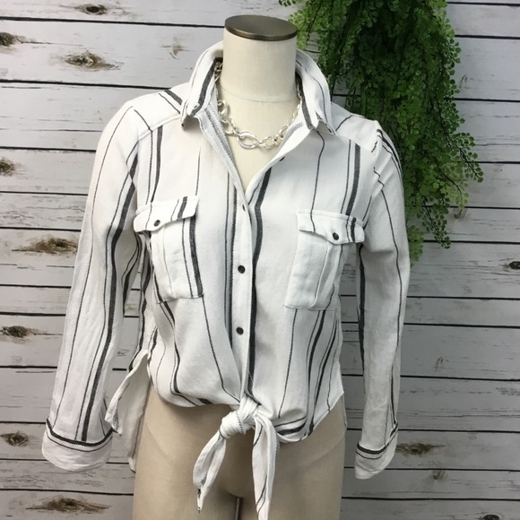 Billabong Tops - Billabong white tie front button down shirt M